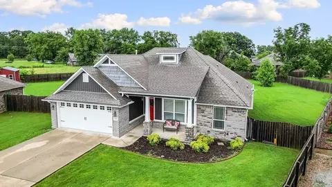 202 Adams St, Pea Ridge, AR 72751