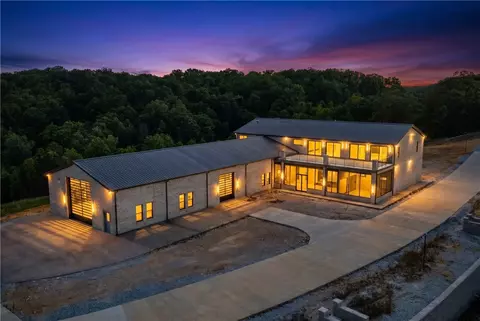 10257 Broken Bow Trl, Rogers, AR 72756