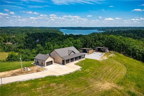 10257 Broken Bow Trl, Rogers, AR 72756