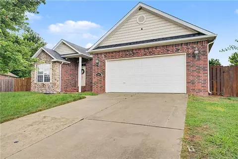 3138 Chadwick St, Springdale, AR 72764
