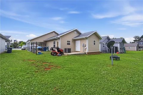 Exterior - 409 E Linda Ln, Rogers, AR 72758 photo 2 of 2