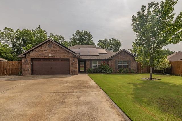 2305 Kelly Lynn Pl, Fayetteville, AR 72701