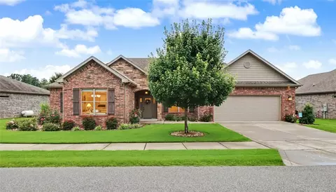 138 Dogwood Dr, Bella Vista, AR 72715