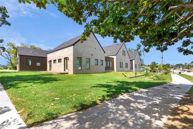 510 N 8th St, Rogers, AR 72756