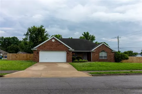 7 Northaven St, Farmington, AR 72730