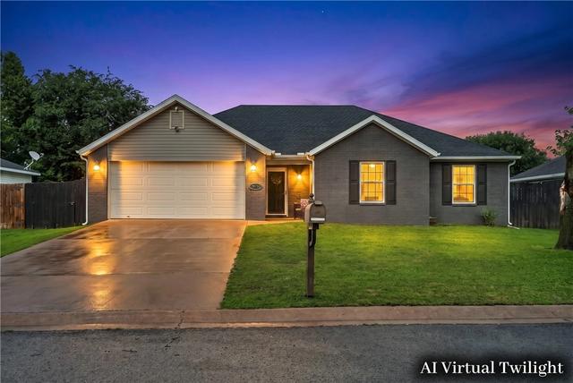 20752 Hillcrest Dr, Springdale, AR 72764