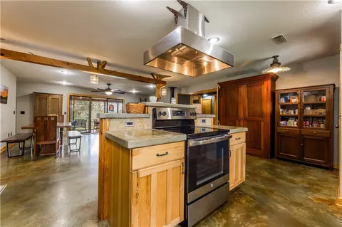 Kitchen - 640 S Forty Rd, West Fork, AR 72774 photo 2 of 5