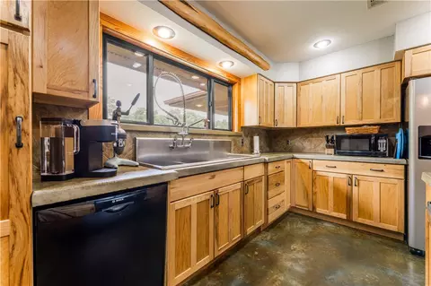 Kitchen - 640 S Forty Rd, West Fork, AR 72774 photo 5 of 5