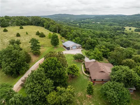 640 S Forty Rd, West Fork, AR 72774