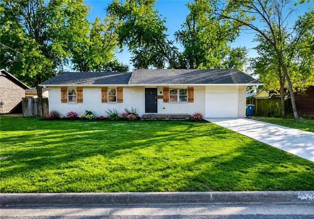 2306 SE 9th St, Bentonville, AR 72712