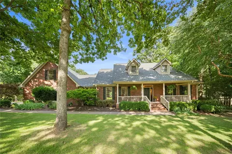 2432 N Toy Dr, Fayetteville, AR 72704