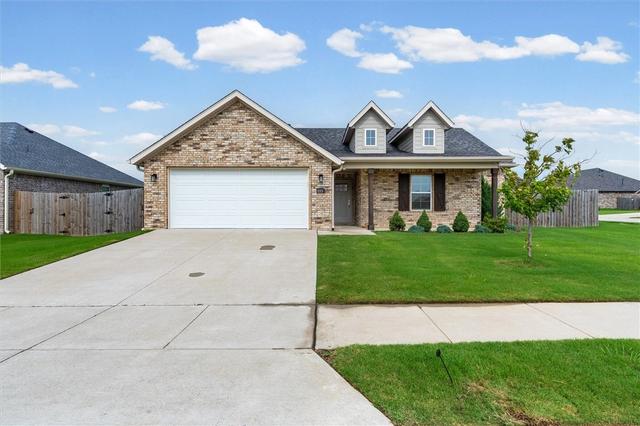 889 Fair Oaks St, Springdale, AR 72762