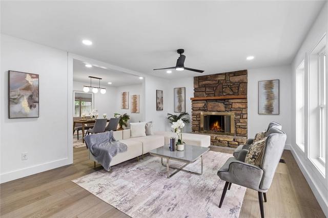4 Rosedale Ln, Bella Vista, AR 72715