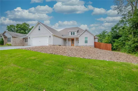 9 Clevedon Cir, Bella Vista, AR 72715