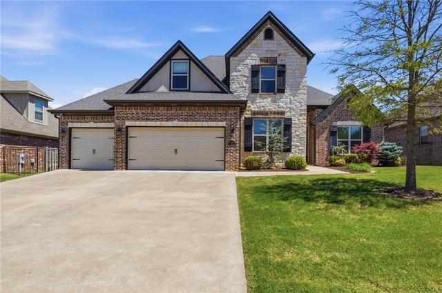 100 NW Highland Rd, Bentonville, AR 72712