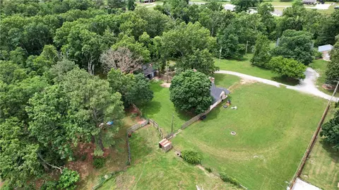 2711 Aspen Ln, Rogers, AR 72758