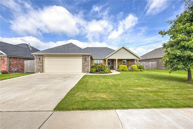 951 Trailwood St, Springdale, AR 72762