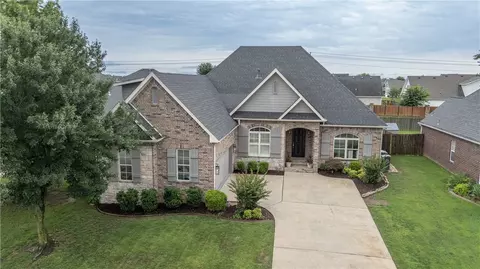 6702 W Braebourne Dr, Rogers, AR 72758