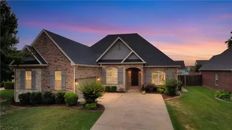6702 W Braebourne Dr, Rogers, AR 72758
