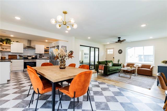 810 NW Carson Dr, Bentonville, AR 72712