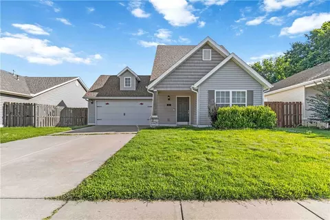 4428 W Serviceberry Dr, Fayetteville, AR 72704
