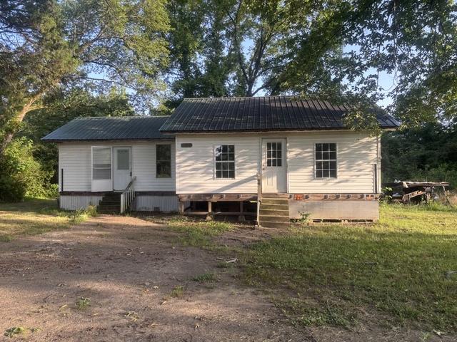 107 South, Plainview, AR 72857