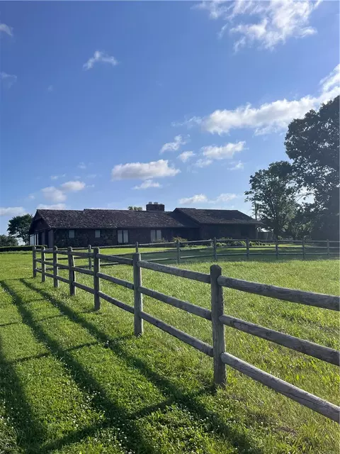 14806 West Rd, Prairie Grove, AR 72753