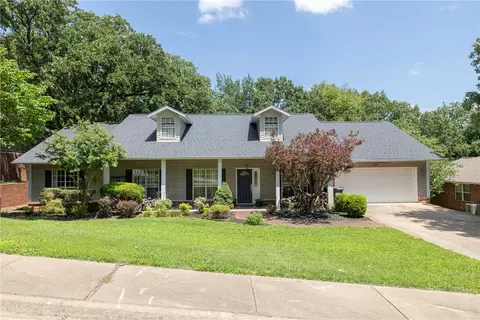 414 Oak Manor Cir, Springdale, AR 72764