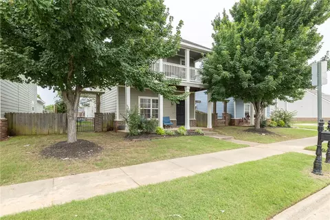 567 N Longfellow Ln, Fayetteville, AR 72704