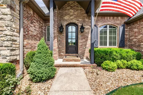 Exterior - 1255 Edinburgh Loop, Springdale, AR 72762 photo 8 of 15