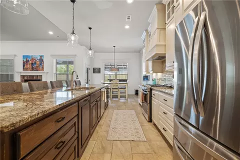 Kitchen - 1255 Edinburgh Loop, Springdale, AR 72762 photo 2 of 4