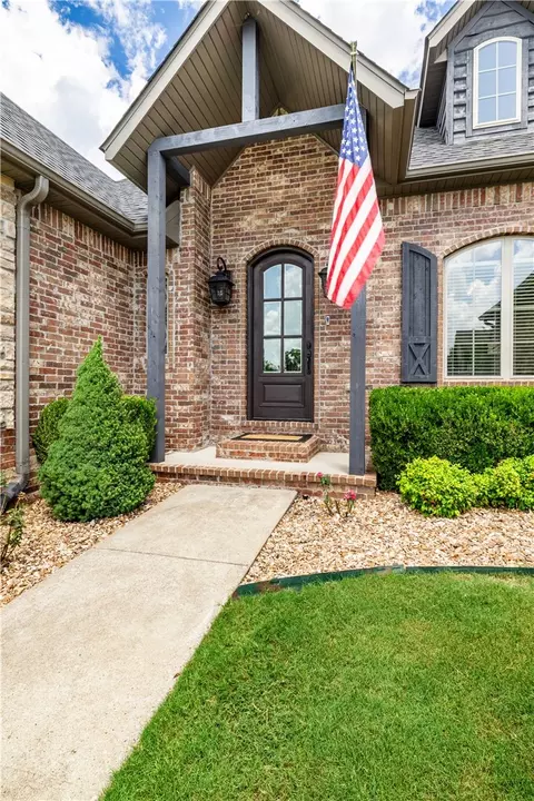 Exterior - 1255 Edinburgh Loop, Springdale, AR 72762 photo 9 of 15