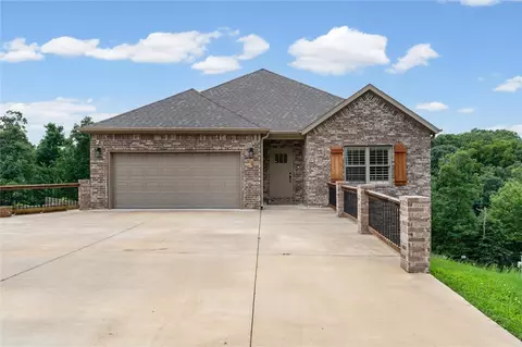 3 Manton Ln, Bella Vista, AR 72714
