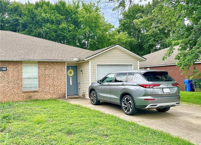 1628 N Boxley Ave, Fayetteville, AR 72704