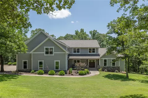 2357 N Fox Trl, Fayetteville, AR 72703
