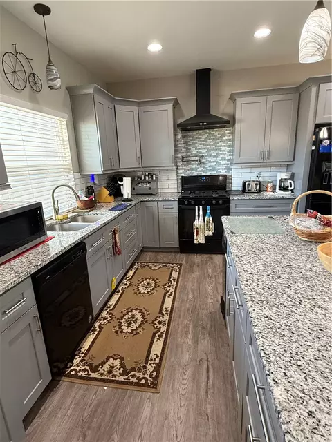 Kitchen - 20010 W Vanzant Rd, Springdale, AR 72764 photo 4 of 5