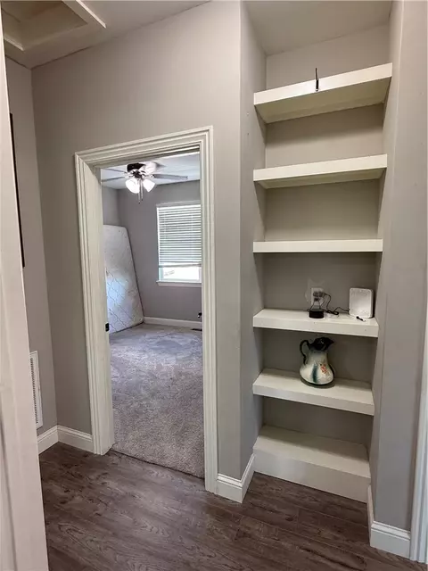Entry Way - 20010 W Vanzant Rd, Springdale, AR 72764 photo 4 of 5