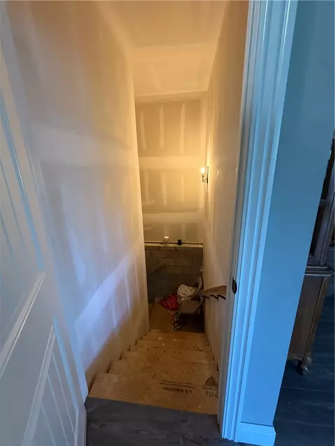 Entry Way - 20010 W Vanzant Rd, Springdale, AR 72764 photo 5 of 5