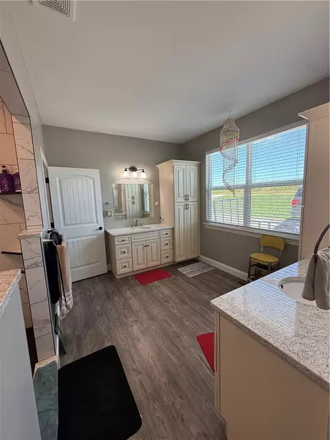 Bath - 20010 W Vanzant Rd, Springdale, AR 72764 photo 1 of 7
