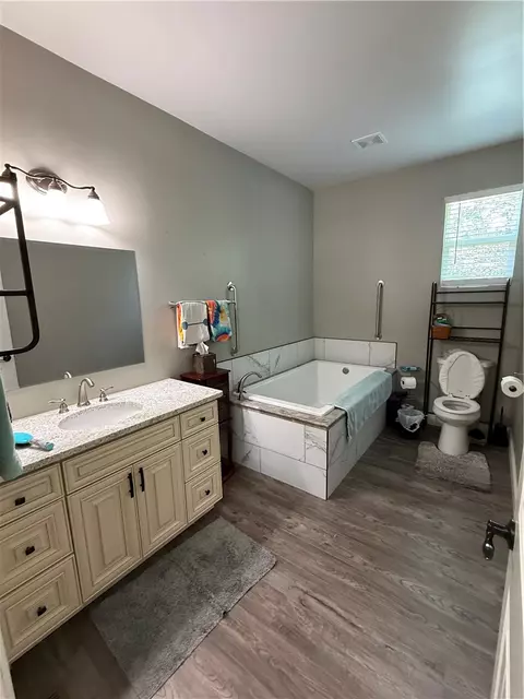 Bath - 20010 W Vanzant Rd, Springdale, AR 72764 photo 5 of 7