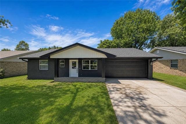 1704 S West End St, Springdale, AR 72764