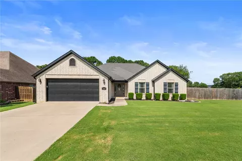 1685 S Monarch Ave, Fayetteville, AR 72701