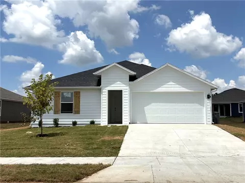 580 Raegan St, Prairie Grove, AR 72753