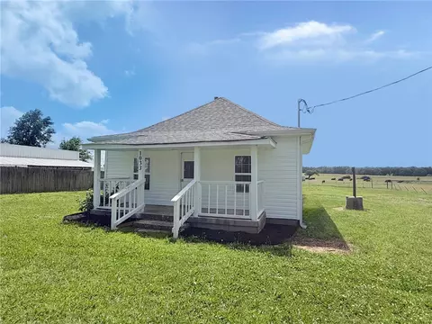 1033 N West Ave, Lincoln, AR 72744