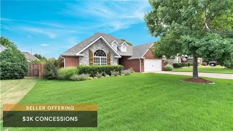 8176 Anna Maria Ave, Springdale, AR 72762