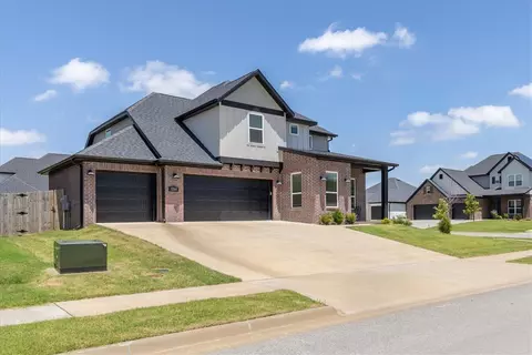 5204 Nandina Ln, Bentonville, AR 72713
