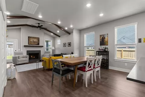 5204 Nandina Ln, Bentonville, AR 72713