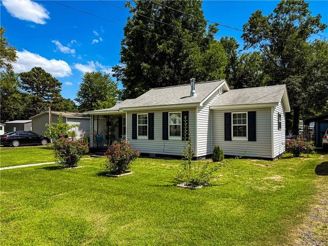 614 NE 2nd St, Atkins, AR 72823