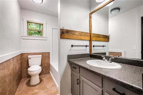 Bath - 22535 War Eagle Rd, Springdale, AR 72764 photo 1 of 2