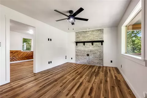 Living - 22535 War Eagle Rd, Springdale, AR 72764 photo 3 of 4